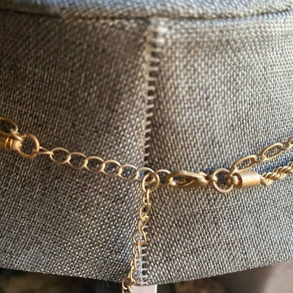 Universal Thread Necklace NWT - Picture 2 of 3